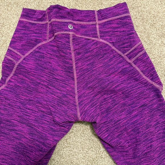 Lululemon Free Flow Preowned Women’s Capri Purple Jacquard Leggings Size 8 - Picture 6 of 10